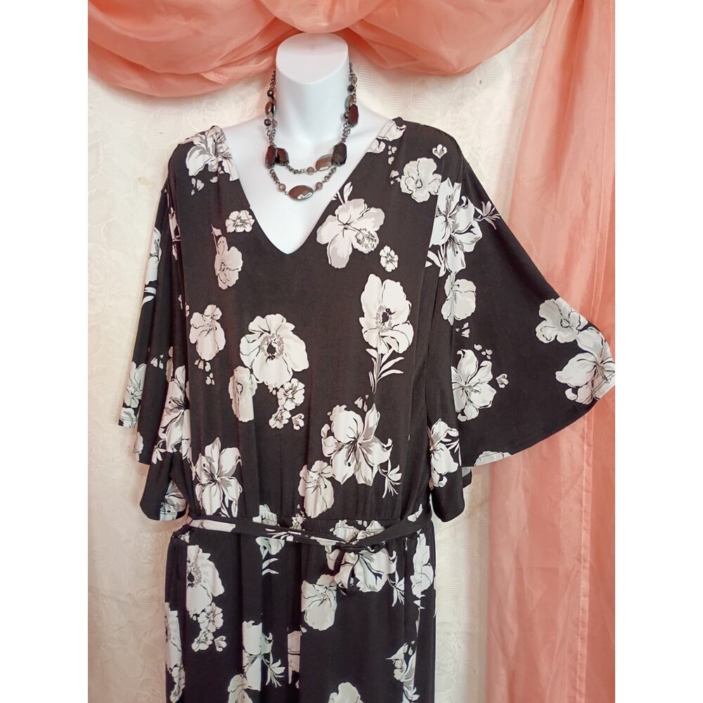 Lane Bryant Black and White Floral V-Neck Wide-Leg Jumpsuit Sz 30/32 - Picture 2 of 9